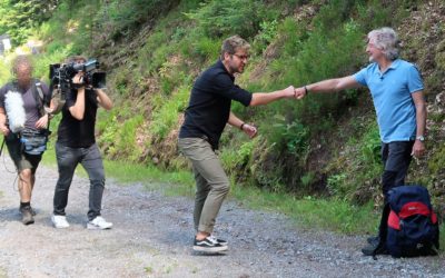 Waldbaden mit Reno von Buckenberg in der TV-Sendung von SWR und NDR “Was kostet Wellness im Schwarzwald”